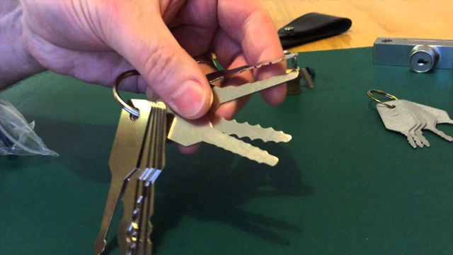 Why Car Jiggler Lock Picks Are Better Suited for Vehicles